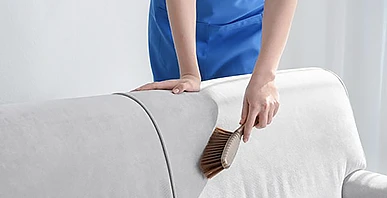 Nałożenie specjalistycznego środka czyszczącego